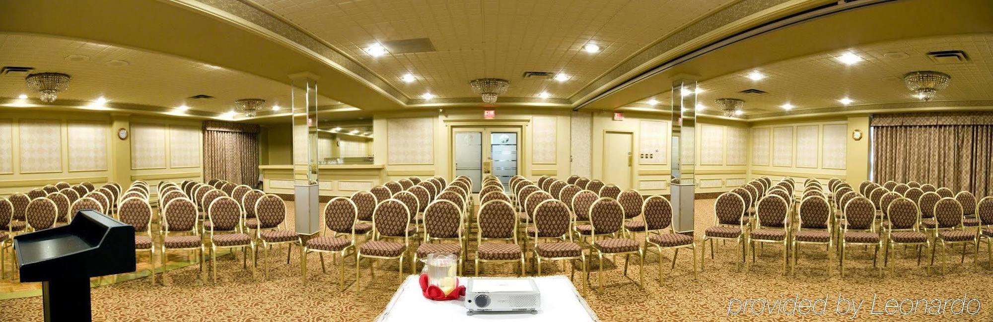 Ramada By Wyndham St. John'S Hotel Restaurant foto