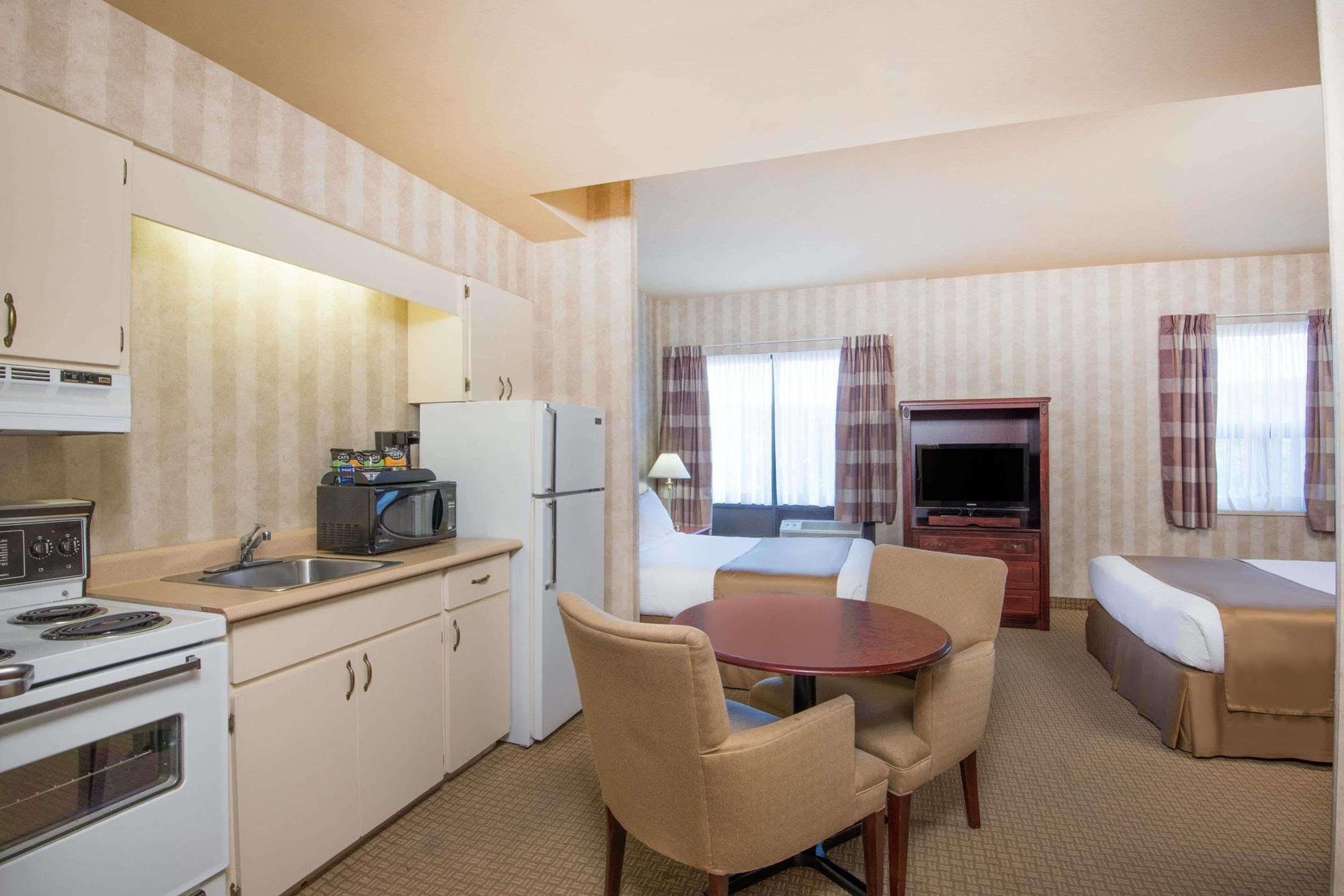 Ramada By Wyndham St. John'S Hotel Buitenkant foto